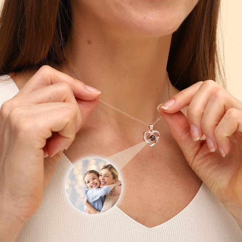 שרשרת אהבה עם תמונה מוצפנת