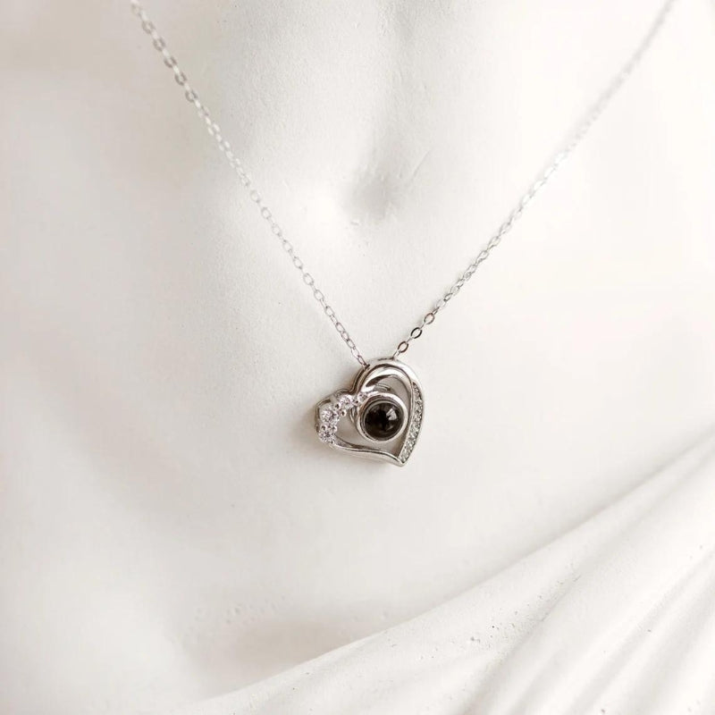 שרשרת קורל עם תמונה מוצפנת