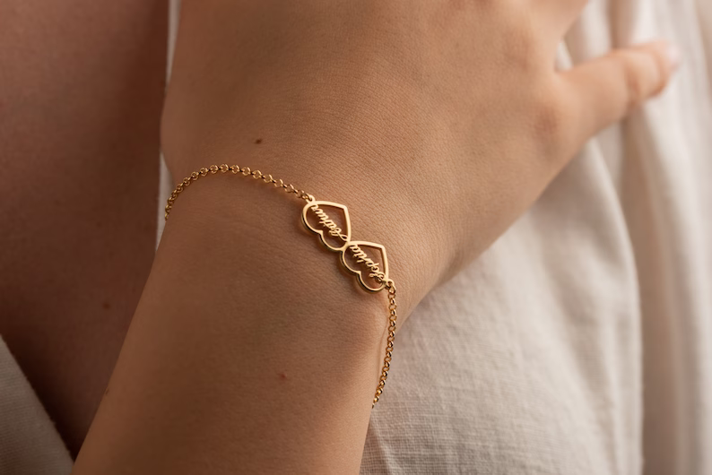 צמיד לבבות חריטה אישית